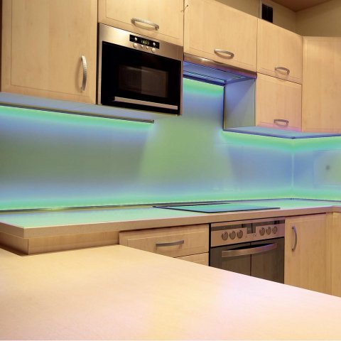 Светодиодная лента Apeyron 20W/m 120LED/m 2835SMD зеленый 5M 00-105