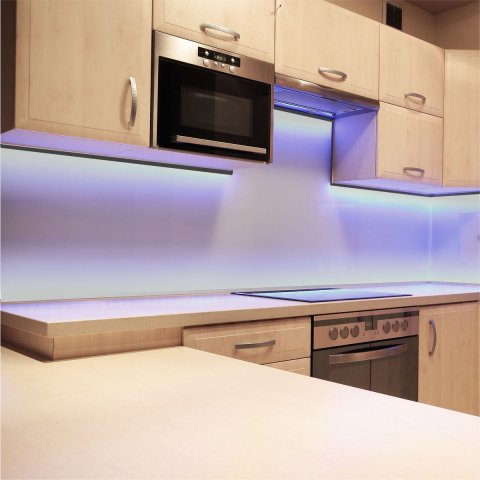 Профиль с рассеивателем Apeyron P8-10-Ч