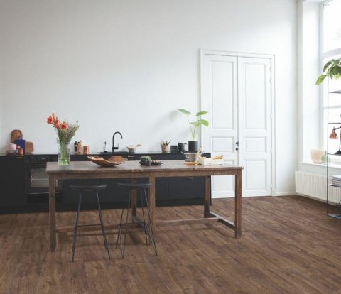 Замковый виниловый пол Quick-Step Alpha Vinyl Medium Planks AVMP40199 Дуб осенний шоколадный