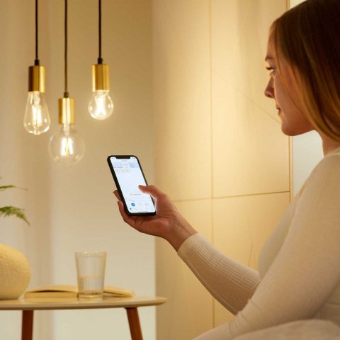 Лампа светодиодная филаментная диммируемая WiZ E27 7W 2700-6500K прозрачная Wi-Fi BLE 60WA60E27927-65CL1PF/6 929003017201