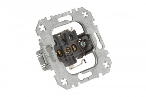 Розетка 2P+E Liregus Epsilon шампань 28-310