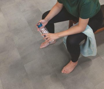 Замковый виниловый пол Quick-Step Alpha Vinyl Tiles AVST40234 Бетонный камень