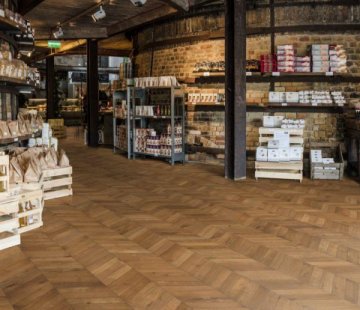 Французская елка Kahrs Chevron Дуб Шеврон светло-коричневый 60°