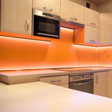 Светодиодная влагозащищенная лента Apeyron 4,8W/m 60LED/m 3528SMD красный 5M 00-04