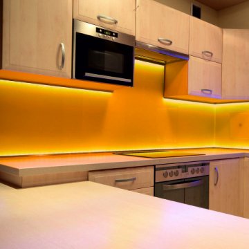 Светодиодная влагозащищенная лента Apeyron 4,8W/m 60LED/m 3528SMD желтый 5M 00-05