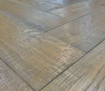 Английская елка Kahrs Herringbone Дуб CC Vintage White Lively